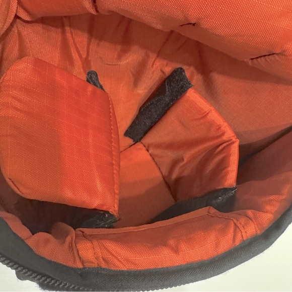 Crumpler Camera Bag – Removable Compartments, Adjustable Straps,‎ 9.5” - Picture 8 of 8